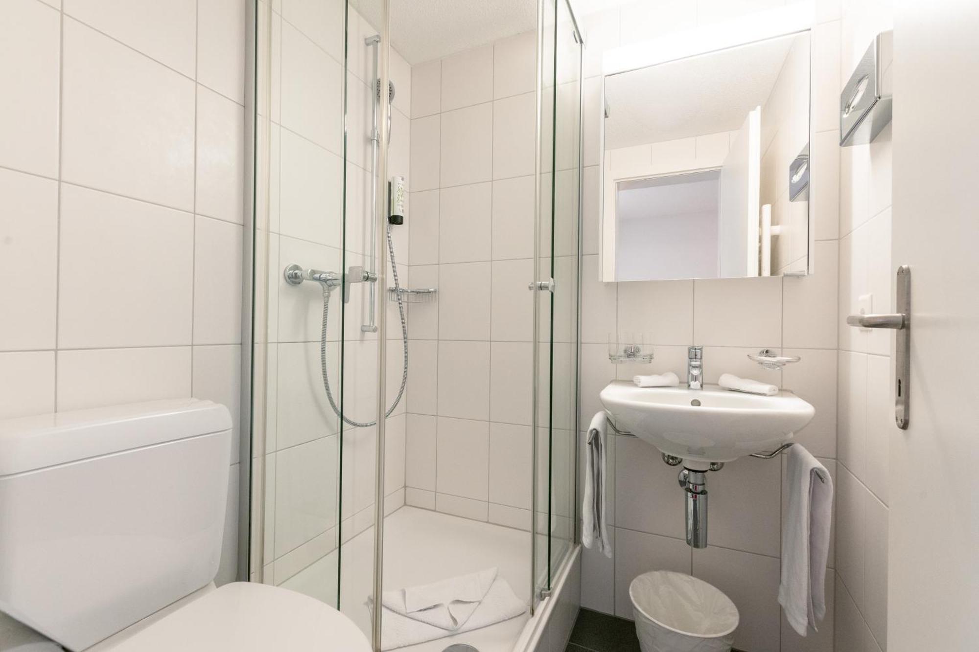 Hotel Kreuz Leissigen Extérieur photo
