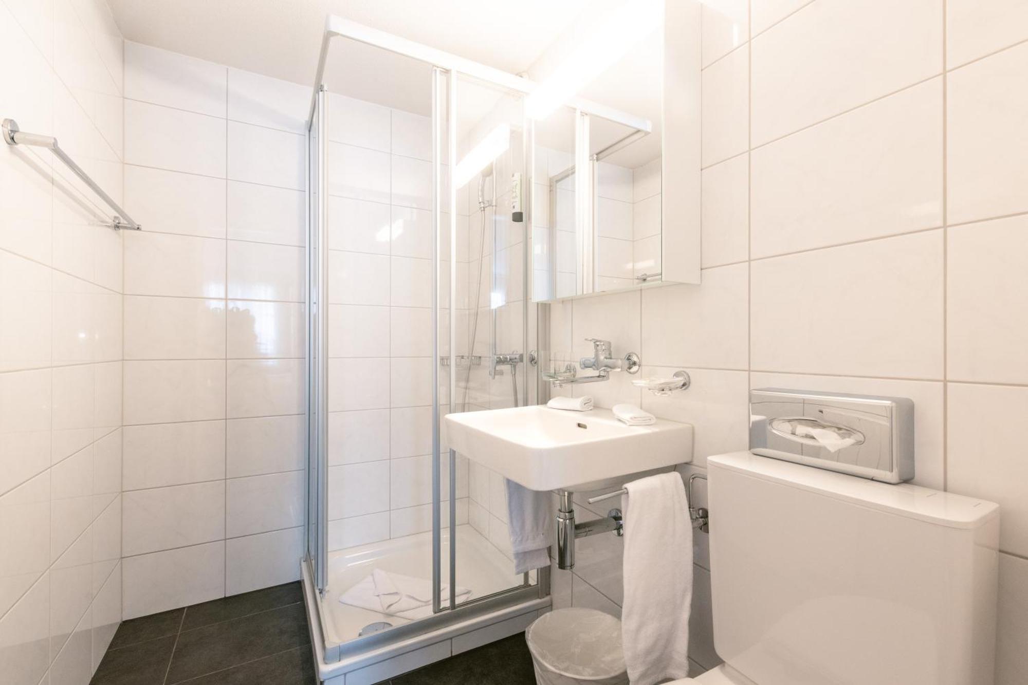 Hotel Kreuz Leissigen Extérieur photo